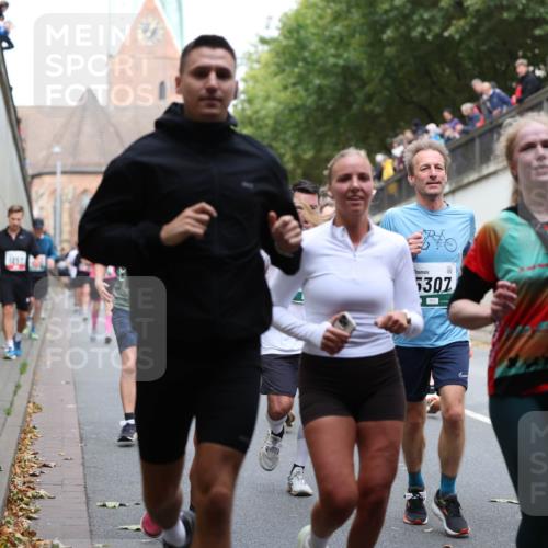 05.10.2025 - 20. swb-Marathon Bremen Michael Strokosch http://msf.ph/oto/9223091 05.10.2025 13:04:05 Laufen 5307 meine-sportfotos.de
