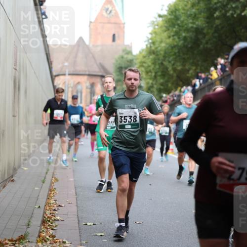 05.10.2025 - 20. swb-Marathon Bremen Michael Strokosch http://msf.ph/oto/9223094 05.10.2025 13:04:06 Laufen 1457, 20, 3538, 2, 79, 12, 5813 meine-sportfotos.de
