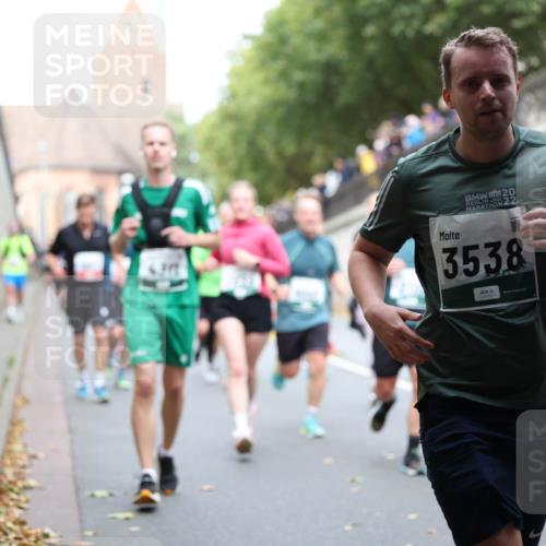 05.10.2025 - 20. swb-Marathon Bremen Michael Strokosch http://msf.ph/oto/9223099 05.10.2025 13:04:08 Laufen 22, 3538 meine-sportfotos.de
