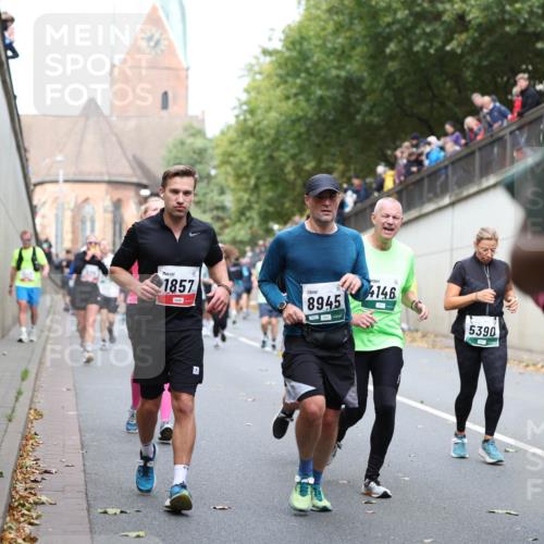 05.10.2025 - 20. swb-Marathon Bremen Michael Strokosch http://msf.ph/oto/9223106 05.10.2025 13:04:10 Laufen 1857, 8945324166, 5390 meine-sportfotos.de