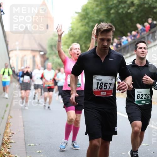 05.10.2025 - 20. swb-Marathon Bremen Michael Strokosch http://msf.ph/oto/9223111 05.10.2025 13:04:12 Laufen 1857, 6239, 8 meine-sportfotos.de