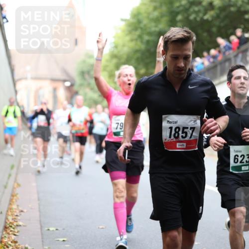 05.10.2025 - 20. swb-Marathon Bremen Michael Strokosch http://msf.ph/oto/9223112 05.10.2025 13:04:12 Laufen 79, 1857, 6239 meine-sportfotos.de