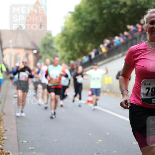 05.10.2025 - 20. swb-Marathon Bremen Michael Strokosch http://msf.ph/oto/9223117 05.10.2025 13:04:13 Laufen 7981 meine-sportfotos.de