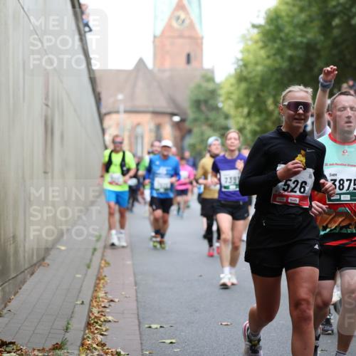 05.10.2025 - 20. swb-Marathon Bremen Michael Strokosch http://msf.ph/oto/9223128 05.10.2025 13:04:16 Laufen 526, 00958, 20, 3875 meine-sportfotos.de