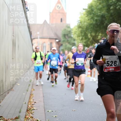 05.10.2025 - 20. swb-Marathon Bremen Michael Strokosch http://msf.ph/oto/9223129 05.10.2025 13:04:16 Laufen 1391, 526, 245 meine-sportfotos.de