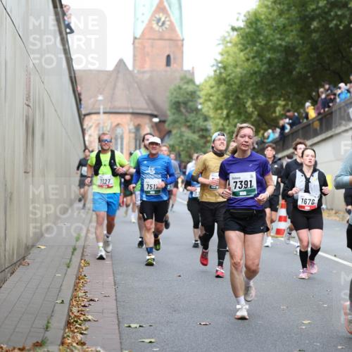 05.10.2025 - 20. swb-Marathon Bremen Michael Strokosch http://msf.ph/oto/9223131 05.10.2025 13:04:17 Laufen 1127, 7512, 7391, 1676 meine-sportfotos.de