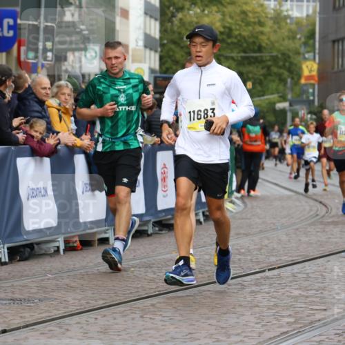 05.10.2025 - 20. swb-Marathon Bremen Strokosch-Dieckow http://msf.ph/oto/9223139 05.10.2025 10:43:55 Ziel 9170, 9865, 11256, 11683 meine-sportfotos.de