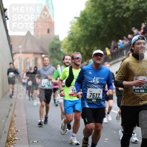 05.10.2025 - 20. swb-Marathon Bremen Michael Strokosch http://msf.ph/oto/9223141 05.10.2025 13:04:19 Laufen 112, 7517, 1515 meine-sportfotos.de