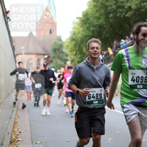 05.10.2025 - 20. swb-Marathon Bremen Michael Strokosch http://msf.ph/oto/9223149 05.10.2025 13:04:21 Laufen 6499, 2025, 4096, 30, 76 meine-sportfotos.de
