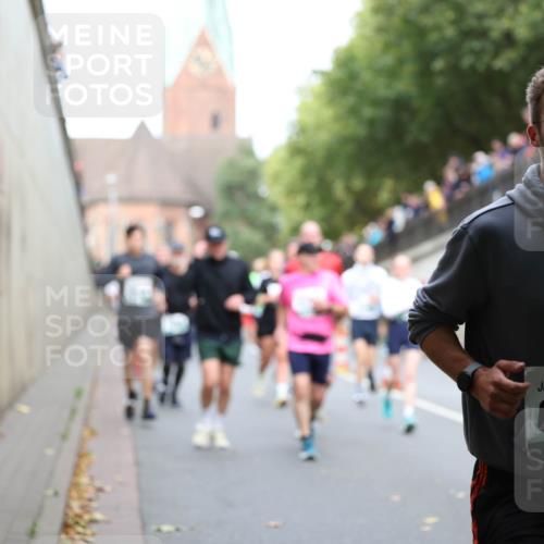05.10.2025 - 20. swb-Marathon Bremen Michael Strokosch http://msf.ph/oto/9223151 05.10.2025 13:04:22 Laufen 6499 meine-sportfotos.de