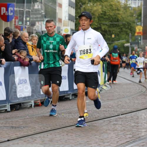 05.10.2025 - 20. swb-Marathon Bremen Strokosch-Dieckow http://msf.ph/oto/9223152 05.10.2025 10:43:55 Ziel 9170, 9865, 11256, 11683 meine-sportfotos.de