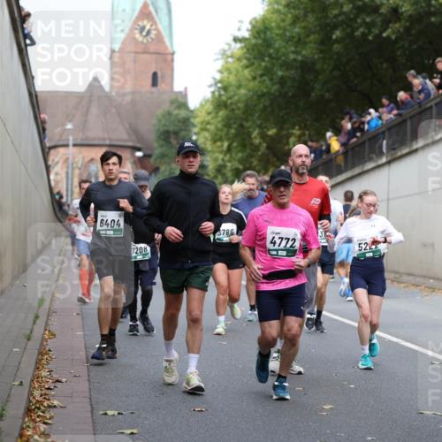 05.10.2025 - 20. swb-Marathon Bremen Michael Strokosch http://msf.ph/oto/9223155 05.10.2025 13:04:23 Laufen 6404, 7208, 3786, 4772, 52 meine-sportfotos.de