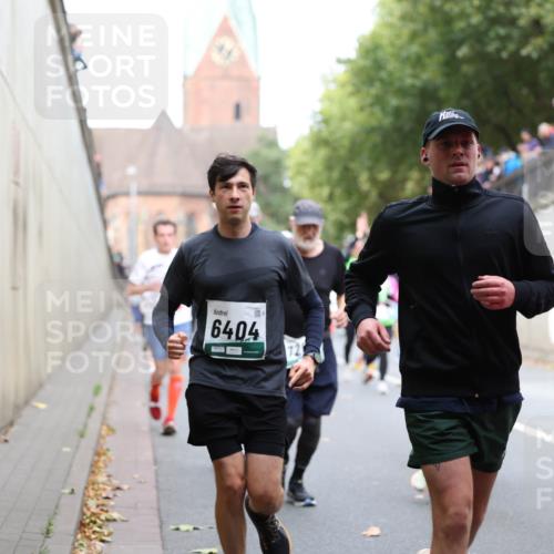 05.10.2025 - 20. swb-Marathon Bremen Michael Strokosch http://msf.ph/oto/9223162 05.10.2025 13:04:25 Laufen 6404 meine-sportfotos.de