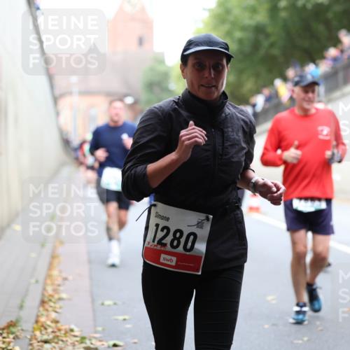 05.10.2025 - 20. swb-Marathon Bremen Michael Strokosch http://msf.ph/oto/9223166 05.10.2025 13:04:34 Laufen 1280 meine-sportfotos.de
