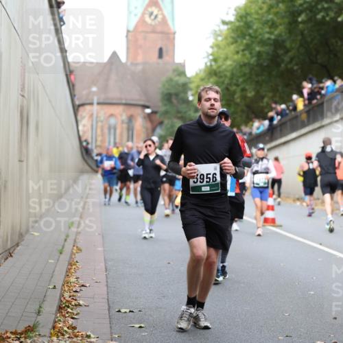 05.10.2025 - 20. swb-Marathon Bremen Michael Strokosch http://msf.ph/oto/9223179 05.10.2025 13:04:44 Laufen 3956 meine-sportfotos.de