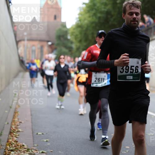 05.10.2025 - 20. swb-Marathon Bremen Michael Strokosch http://msf.ph/oto/9223181 05.10.2025 13:04:46 Laufen 2611, 3956 meine-sportfotos.de