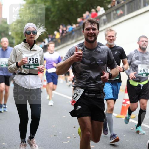 05.10.2025 - 20. swb-Marathon Bremen Michael Strokosch http://msf.ph/oto/9223185 05.10.2025 13:04:51 Laufen 286, 667 meine-sportfotos.de