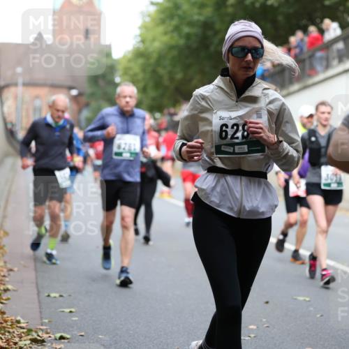 05.10.2025 - 20. swb-Marathon Bremen Michael Strokosch http://msf.ph/oto/9223187 05.10.2025 13:04:51 Laufen 6261, 628, 09743, 305 meine-sportfotos.de