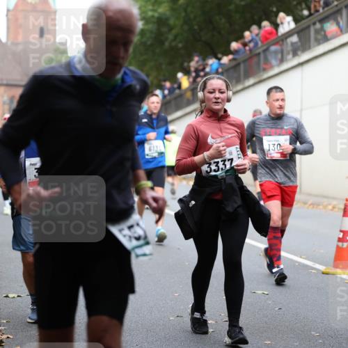 05.10.2025 - 20. swb-Marathon Bremen Michael Strokosch http://msf.ph/oto/9223193 05.10.2025 13:04:54 Laufen 6131, 5, 3337, 130, 5320 meine-sportfotos.de