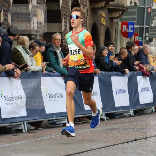 05.10.2025 - 20. swb-Marathon Bremen Strokosch-Dieckow http://msf.ph/oto/9223200 05.10.2025 10:44:00 Ziel 9614, 9865, 9919, 10351, 10652, 10780, 11256, 11316, 11503 meine-sportfotos.de