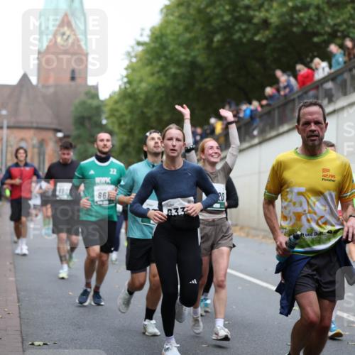 05.10.2025 - 20. swb-Marathon Bremen Michael Strokosch http://msf.ph/oto/9223202 05.10.2025 13:05:06 Laufen 86, 22, 633, 20, 42, 195 meine-sportfotos.de