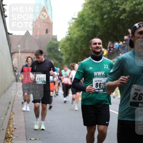 05.10.2025 - 20. swb-Marathon Bremen Michael Strokosch http://msf.ph/oto/9223209 05.10.2025 13:05:08 Laufen 60, 778, 8902, 22, 22, 8615, 2623, 05617 meine-sportfotos.de