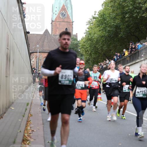 05.10.2025 - 20. swb-Marathon Bremen Michael Strokosch http://msf.ph/oto/9223211 05.10.2025 13:05:09 Laufen 8901, 2043, 6976, 8128, 439, 4795 meine-sportfotos.de