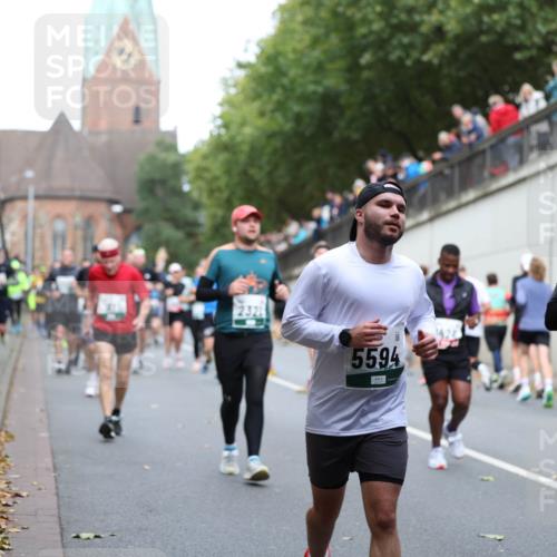 05.10.2025 - 20. swb-Marathon Bremen Michael Strokosch http://msf.ph/oto/9223225 05.10.2025 13:05:16 Laufen 2321, 5594, 8251 meine-sportfotos.de