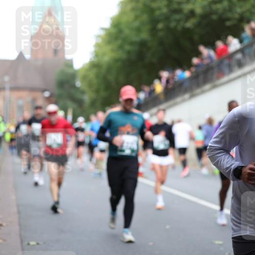 05.10.2025 - 20. swb-Marathon Bremen Michael Strokosch http://msf.ph/oto/9223229 05.10.2025 13:05:17 Laufen 5594 meine-sportfotos.de