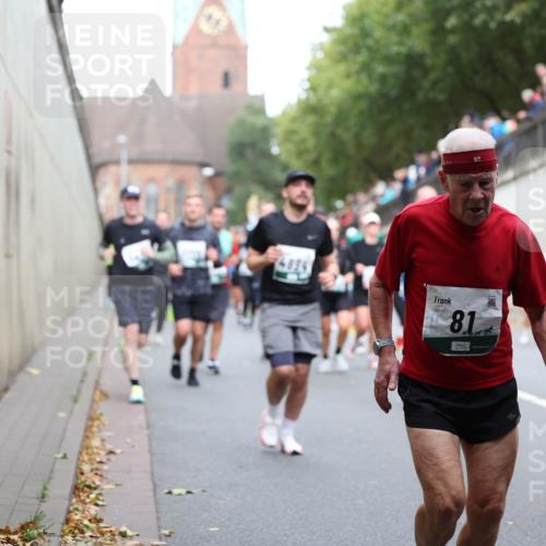 05.10.2025 - 20. swb-Marathon Bremen Michael Strokosch http://msf.ph/oto/9223232 05.10.2025 13:05:20 Laufen 4854, 09711, 81 meine-sportfotos.de