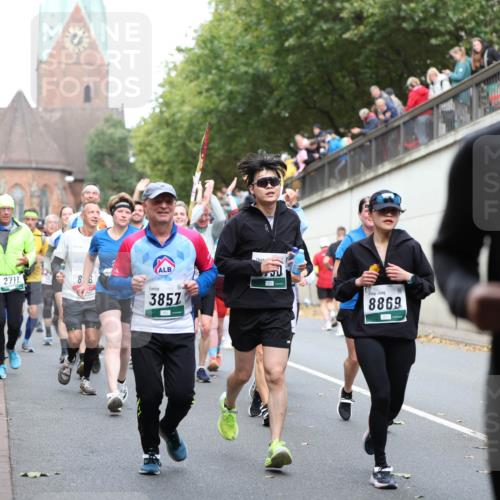 05.10.2025 - 20. swb-Marathon Bremen Michael Strokosch http://msf.ph/oto/9223248 05.10.2025 13:05:26 Laufen 2711, 86, 3857, 8869, 8910 meine-sportfotos.de