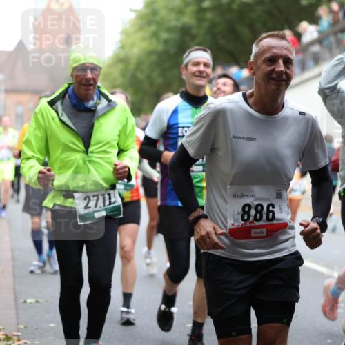 05.10.2025 - 20. swb-Marathon Bremen Michael Strokosch http://msf.ph/oto/9223250 05.10.2025 13:05:29 Laufen 27, 11, 886 meine-sportfotos.de