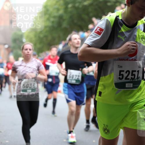 05.10.2025 - 20. swb-Marathon Bremen Michael Strokosch http://msf.ph/oto/9223263 05.10.2025 13:05:36 Laufen 5036, 5251, 09 meine-sportfotos.de