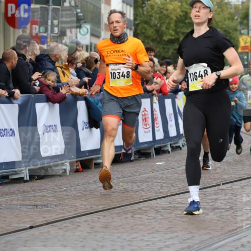 05.10.2025 - 20. swb-Marathon Bremen Strokosch-Dieckow http://msf.ph/oto/9223309 05.10.2025 10:44:13 Ziel 10044, 10348, 10649, 10816, 11645, 11648, 11659 meine-sportfotos.de