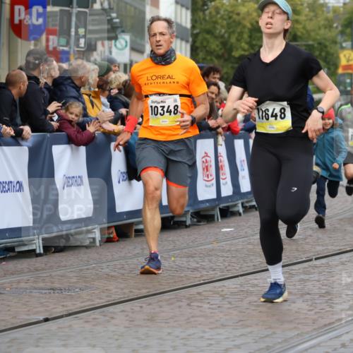 05.10.2025 - 20. swb-Marathon Bremen Strokosch-Dieckow http://msf.ph/oto/9223315 05.10.2025 10:44:13 Ziel 10044, 10348, 10649, 10816, 11645, 11648, 11659 meine-sportfotos.de