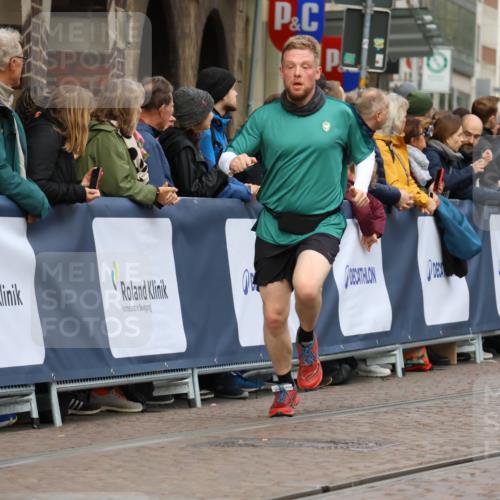 05.10.2025 - 20. swb-Marathon Bremen Strokosch-Dieckow http://msf.ph/oto/9223513 05.10.2025 10:44:37 Ziel 9897, 10092, 10306, 10554, 11666, 11714 meine-sportfotos.de