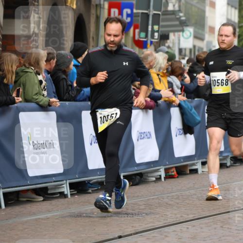 05.10.2025 - 20. swb-Marathon Bremen Strokosch-Dieckow http://msf.ph/oto/9223630 05.10.2025 10:44:56 Ziel 9202, 9590, 9678, 10568, 10633, 10851, 11362 meine-sportfotos.de