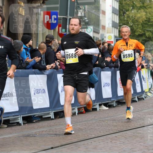 05.10.2025 - 20. swb-Marathon Bremen Strokosch-Dieckow http://msf.ph/oto/9223643 05.10.2025 10:44:56 Ziel 9202, 9590, 9678, 10568, 10633, 10851, 11362 meine-sportfotos.de