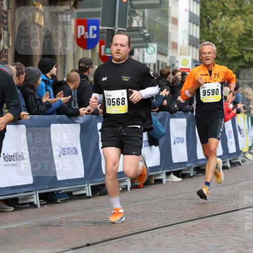 05.10.2025 - 20. swb-Marathon Bremen Strokosch-Dieckow http://msf.ph/oto/9223651 05.10.2025 10:44:56 Ziel 9202, 9590, 9678, 10568, 10633, 10851, 11362 meine-sportfotos.de