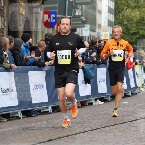 05.10.2025 - 20. swb-Marathon Bremen Strokosch-Dieckow http://msf.ph/oto/9223660 05.10.2025 10:44:57 Ziel 9202, 9590, 9678, 10568, 10633, 10851, 11362 meine-sportfotos.de