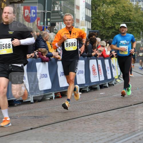 05.10.2025 - 20. swb-Marathon Bremen Strokosch-Dieckow http://msf.ph/oto/9223668 05.10.2025 10:44:57 Ziel 9202, 9590, 9678, 10568, 10633, 10851, 11362 meine-sportfotos.de