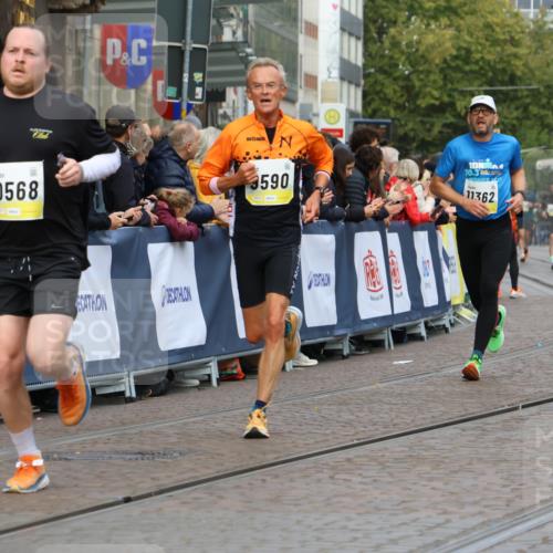 05.10.2025 - 20. swb-Marathon Bremen Strokosch-Dieckow http://msf.ph/oto/9223675 05.10.2025 10:44:57 Ziel 9202, 9590, 9678, 10568, 10633, 10851, 11362 meine-sportfotos.de