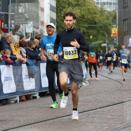 05.10.2025 - 20. swb-Marathon Bremen Strokosch-Dieckow http://msf.ph/oto/9223681 05.10.2025 10:44:58 Ziel 9202, 9590, 9678, 10568, 10633, 10851, 11362, 11715 meine-sportfotos.de