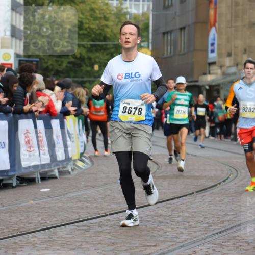 05.10.2025 - 20. swb-Marathon Bremen Strokosch-Dieckow http://msf.ph/oto/9223708 05.10.2025 10:45:00 Ziel 9202, 9590, 9678, 10091, 10568, 10633, 10851, 11362, 11715 meine-sportfotos.de
