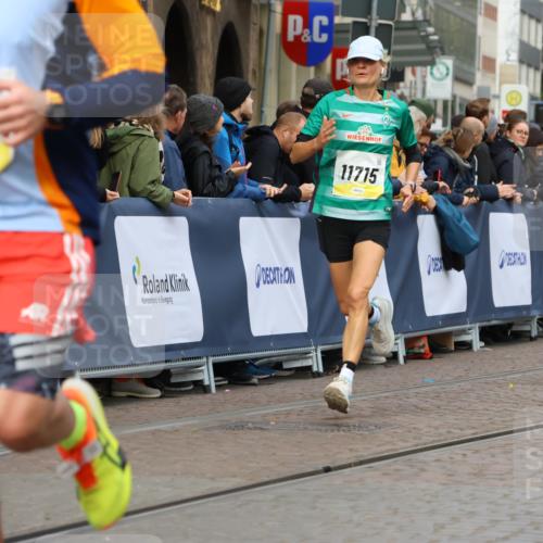 05.10.2025 - 20. swb-Marathon Bremen Strokosch-Dieckow http://msf.ph/oto/9223731 05.10.2025 10:45:05 Ziel 9202, 10091, 10822, 11362, 11715 meine-sportfotos.de