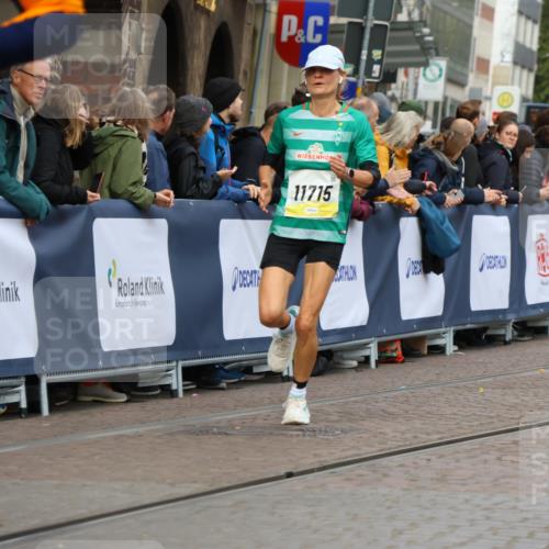05.10.2025 - 20. swb-Marathon Bremen Strokosch-Dieckow http://msf.ph/oto/9223752 05.10.2025 10:45:05 Ziel 9202, 10091, 10822, 11362, 11715 meine-sportfotos.de