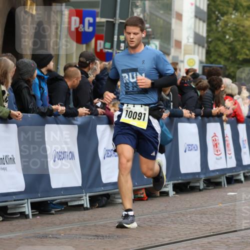 05.10.2025 - 20. swb-Marathon Bremen Strokosch-Dieckow http://msf.ph/oto/9223761 05.10.2025 10:45:07 Ziel 10091, 10431, 10822, 11488, 11715 meine-sportfotos.de