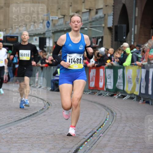 05.10.2025 - 20. swb-Marathon Bremen Strokosch-Dieckow http://msf.ph/oto/9223768 05.10.2025 10:45:11 Ziel 9290, 9963, 10091, 10431, 10822, 10898, 11488 meine-sportfotos.de