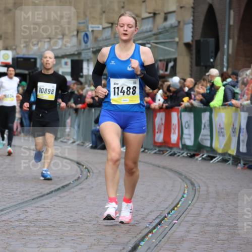 05.10.2025 - 20. swb-Marathon Bremen Strokosch-Dieckow http://msf.ph/oto/9223770 05.10.2025 10:45:11 Ziel 9290, 9963, 10091, 10431, 10822, 10898, 11488 meine-sportfotos.de