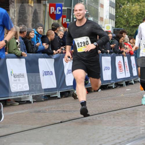 05.10.2025 - 20. swb-Marathon Bremen Strokosch-Dieckow http://msf.ph/oto/9223785 05.10.2025 10:45:19 Ziel 9290, 9396, 9885, 9963, 10447, 10634, 10898, 11346, 11403 meine-sportfotos.de